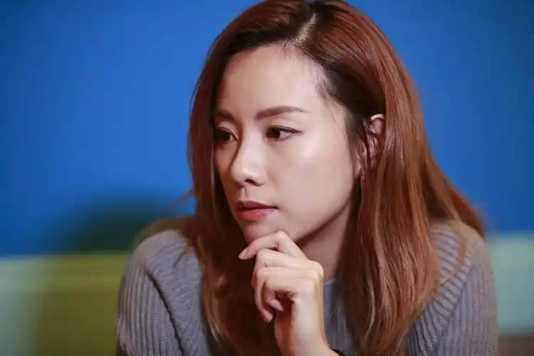 《l风暴》邓丽欣演港女回归阿宝 感激古天乐勉励转型成功