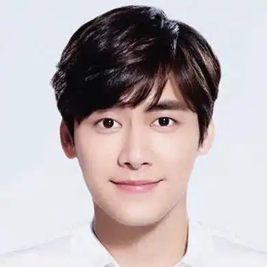 明星证件照大曝光,鹿晗变化太大,杨洋帅倒众人,tf中他却最丑