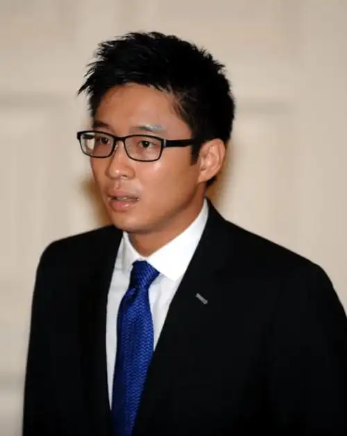 中国香港男足爆冷,成功击败了伊朗入4强,霍启山成为了大赢家