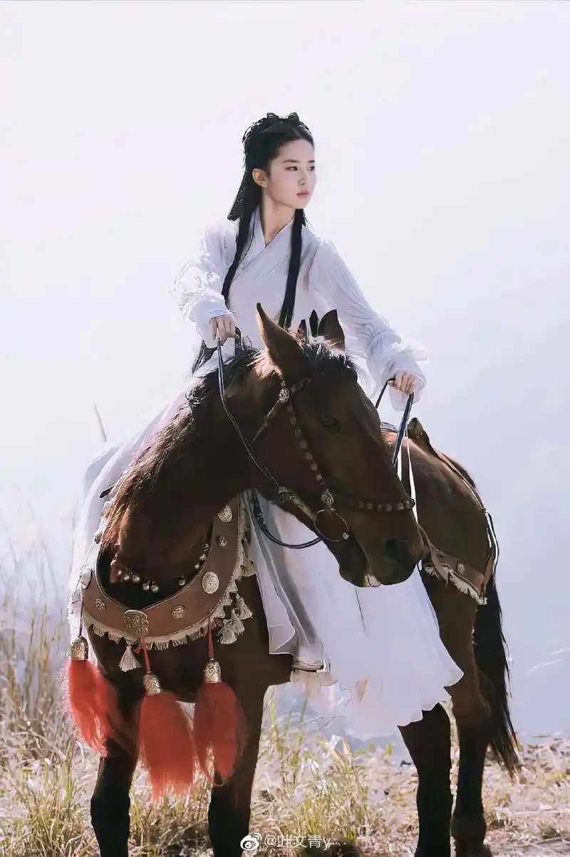 马背上的仙女.#创作灵感 #骑马 #刘亦菲 #古装女神 #小 - 抖音