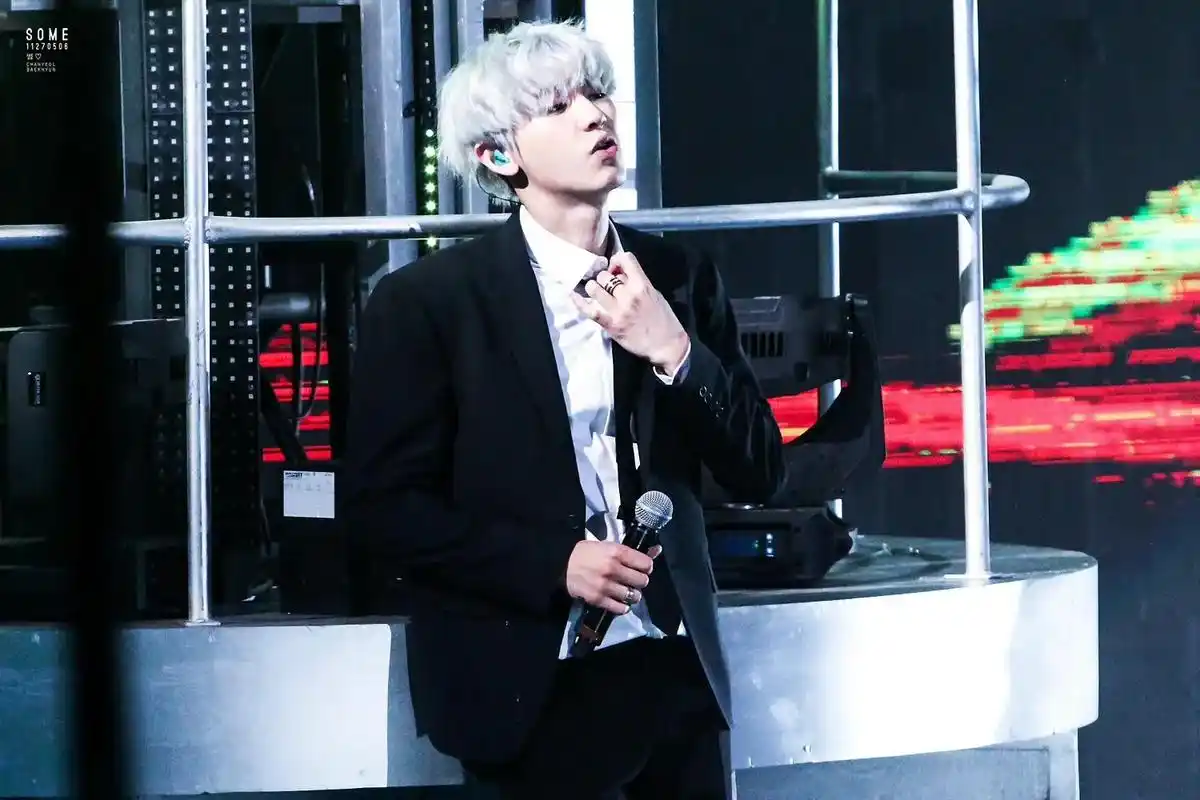 朴灿烈  二巡灿烈银发绝了9999 - 抖音