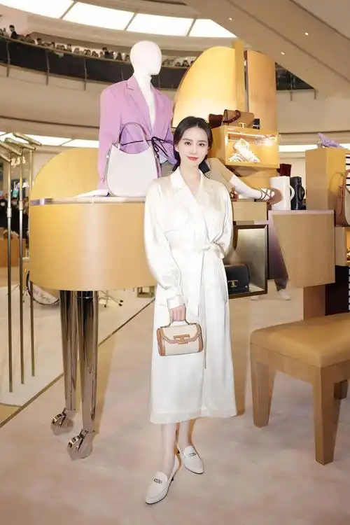 感谢前来赴约的朋友们[心]我们下次见啦!@刘诗诗 包包:tods