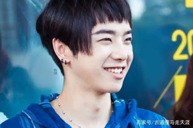 看到这个发型,我就会想起华晨宇刚出道时青涩的样子. no.