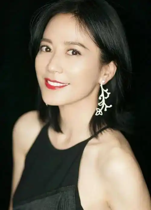 浙江70后的女明星中,胡可,俞飞鸿,袁立;她们谁更美?_电影_父亲_电视剧