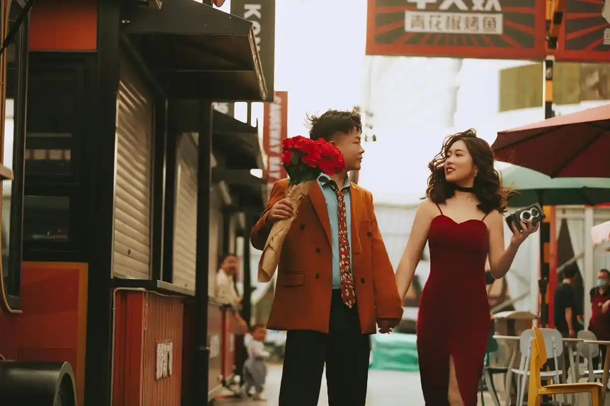 98看不膩的港风婚纱照 95恍 - 抖音