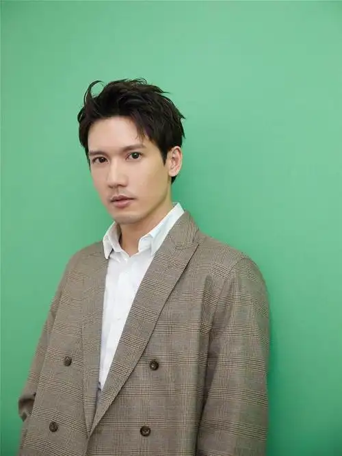 突发关智斌自爆脸部二级烧伤头发眉毛被烧焦