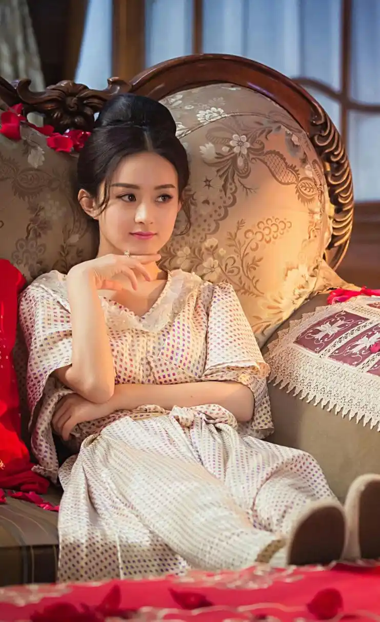 《老九门》中,赵丽颖饰演的尹新月,古灵精怪,娇俏可爱,聪明伶俐,给