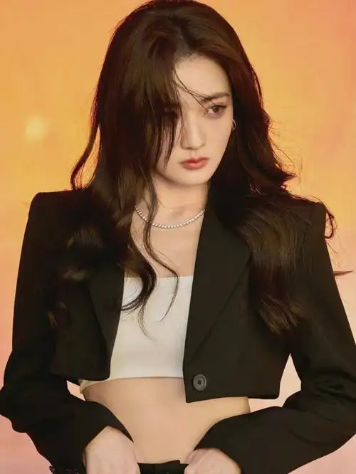 徐璐难得精致美艳的方脸女明星