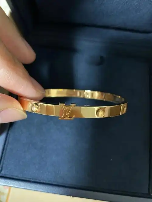 91万的lv手镯怎么高价卖出