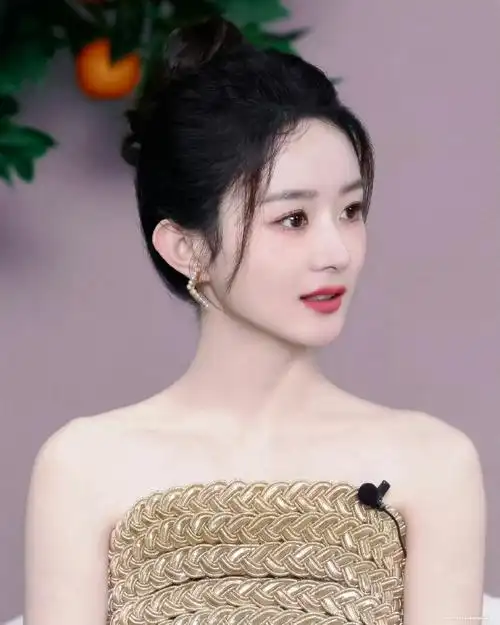 赵丽颖超话#赵丽颖贾小朵#zly#赵丽颖乔妍#    温柔甜美的笑容,简直让