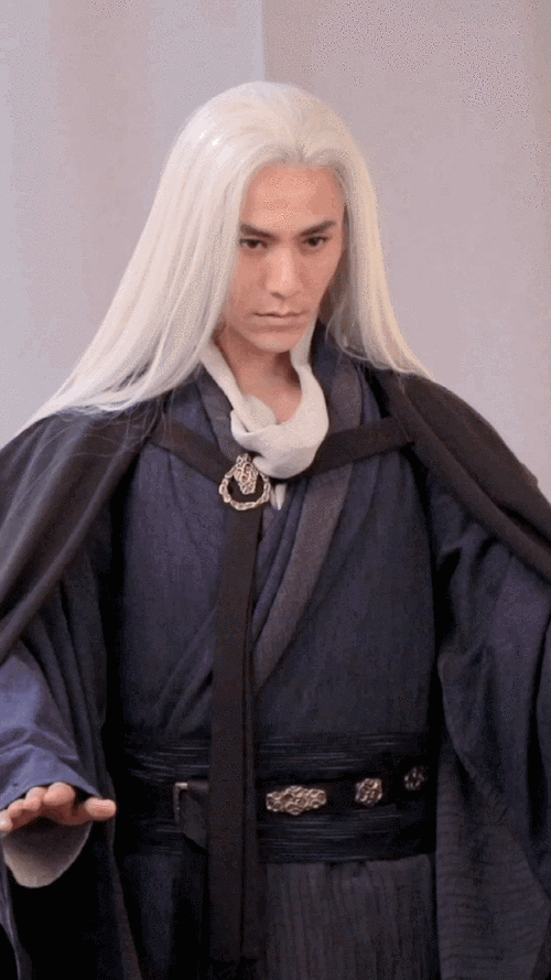 陈坤白发晴明##侍神令人物海报#电影侍神令 今日发布"月相"版人物