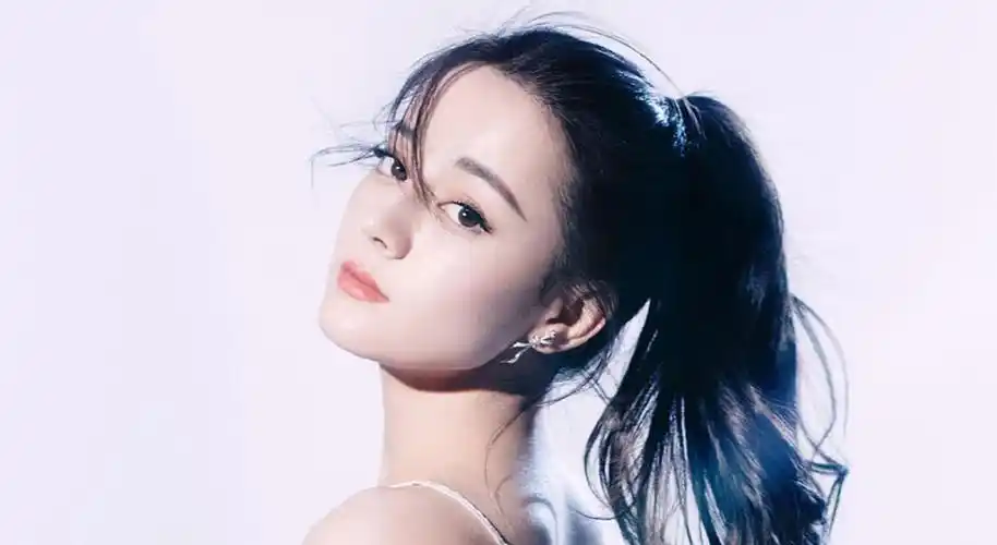 说到好皮肤,我们就会想到娱乐圈的女明星皮肤都是白的发亮,不过也有极