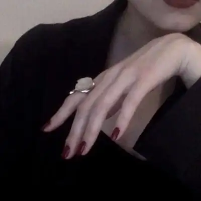 高冷时尚部位女头 黑色西服 酷 _女生头像_我要个性网