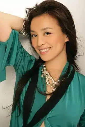 36岁嫁土豪被骂,9次试管扎1千多针生子,47岁活成自己的豪门!_张庭