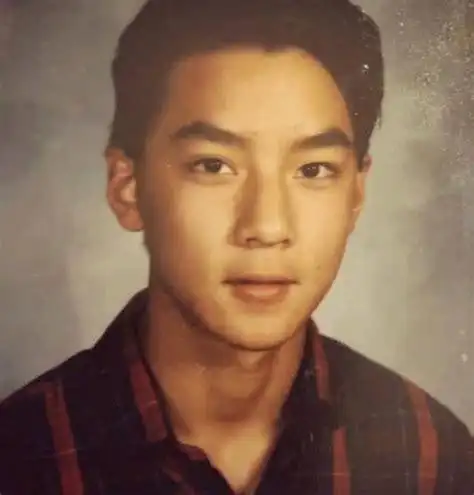 吴彦祖证件照高清吴彦祖蓝底证件照图2022已更新今日动态