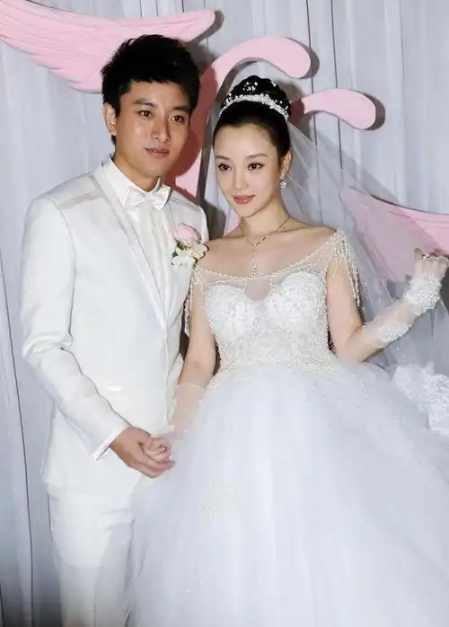 贾乃亮跟李小璐复合了真的吗(疑似与李小璐复合的贾乃亮)(53)