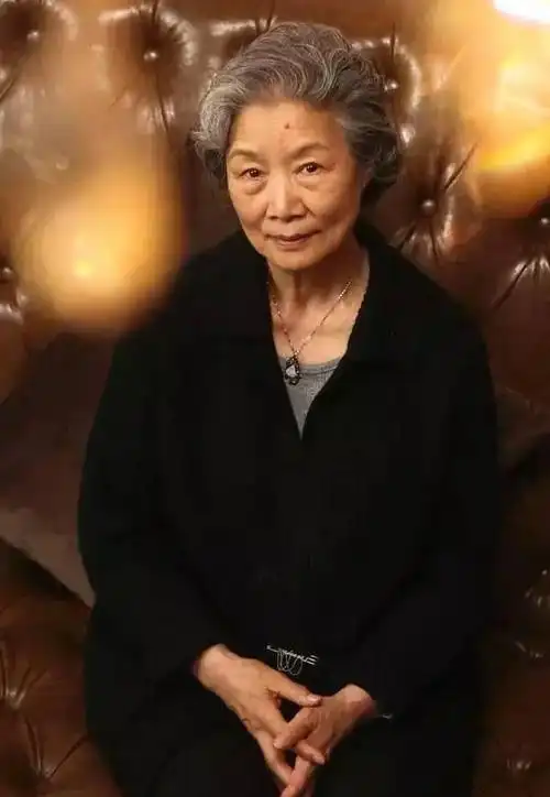 79岁老戏骨吕中嫁给镇元大仙吴桂苓一双儿女皆是龙凤