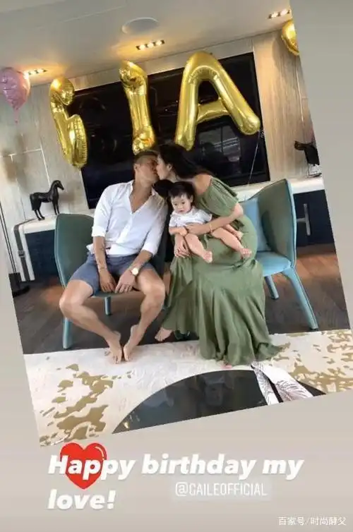 黎明前妻乐基儿晒幸福,生完孩子后瘦不少,与现任老公相吻秀恩爱