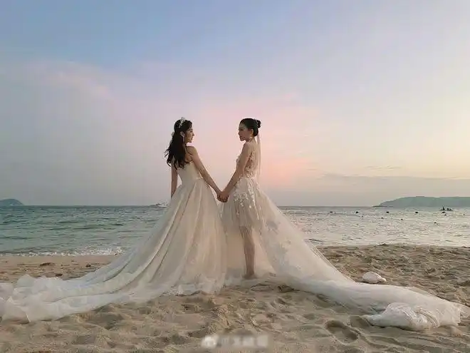 王晓晨晒海边婚纱照仙气十足被赞最美新娘