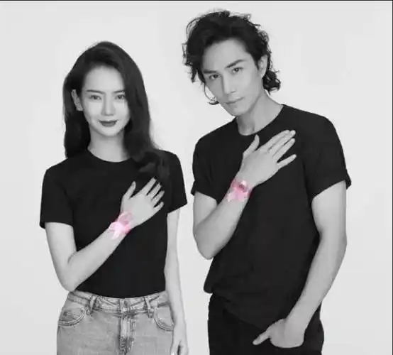 戚薇李承铉为公益"献身"拍全裸写真,网友:没什么比健康更重要_好身材