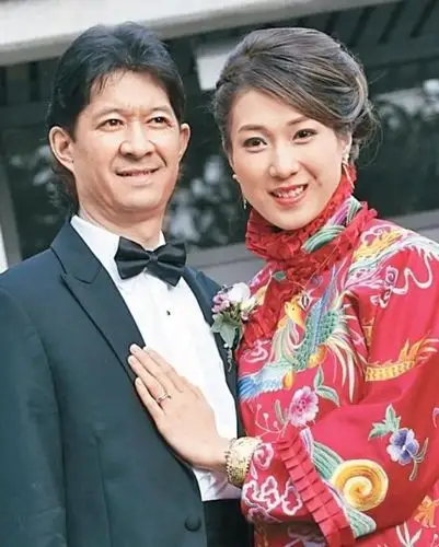 33岁"好彩妹"钟嘉欣成功怀上二胎,这次真是复出遥遥无期了