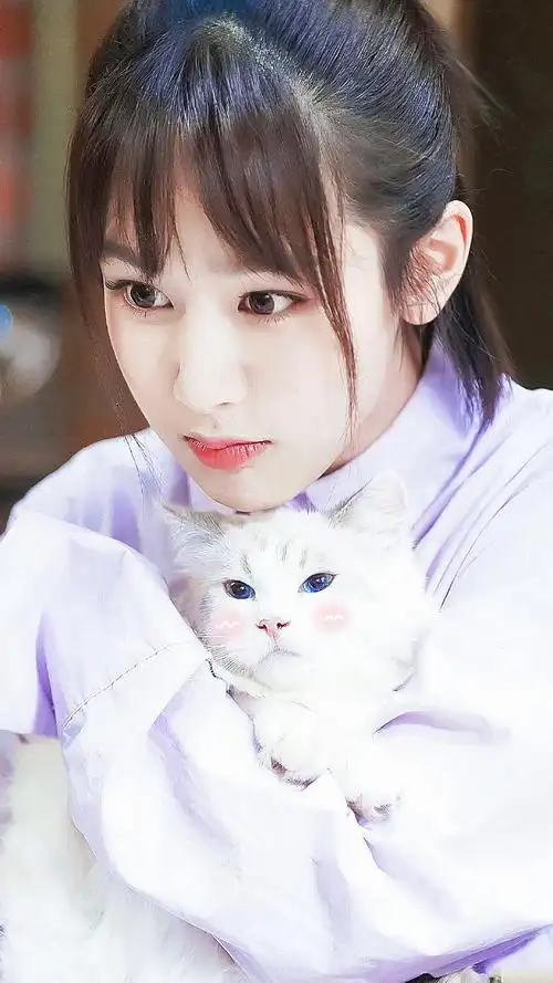 杨紫#鱿鱼殿下佟年生日快乐@爱唱歌的鱿小鱼愿你找到亲爱的,不负劝