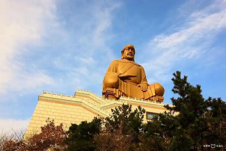 p>赤山地处荣成市石岛港西北方,方圆12.