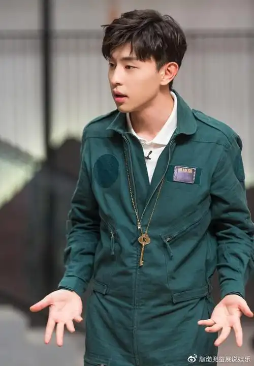 司藤彻底将景甜带火了即将搭档邓伦开拍新剧上演霸总爱情