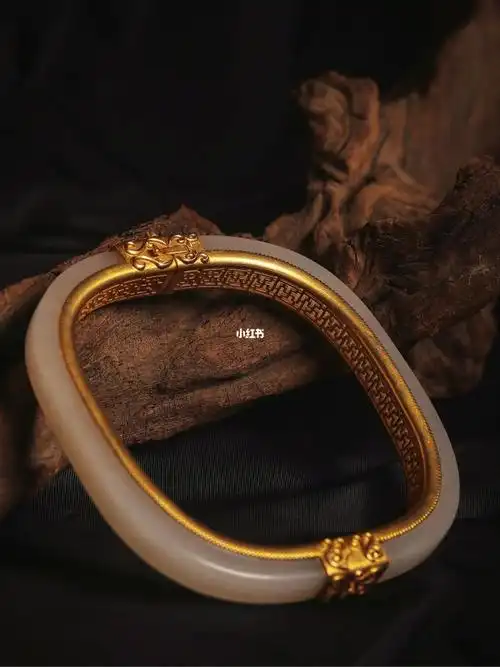 三千年金镶玉手镯