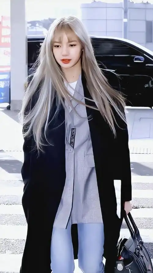 爱豆们的神仙银发大赏!王一博pk肖战,谁的银发造型更帅气?