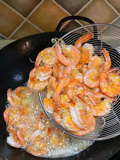 可以连虾壳一起吃掉的蒜蓉脆脆虾做法