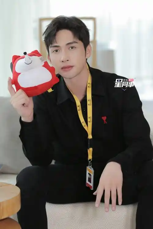 张彬彬回应与吴倩吻戏太会亲 再立flag要露腹肌跳泳池_娱乐_徐燕_分野