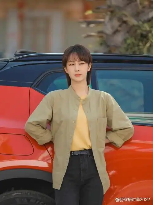 杨紫黑西装侧颜封面图#谁能想到杨紫已经30岁了呢?