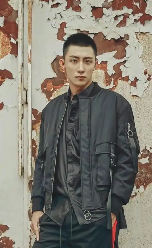 寸头才是检验颜值的标准!来看这8位的寸头造型,颜值高下立见