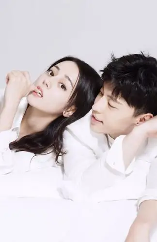 壁纸来领走你的迪丽热巴还有他