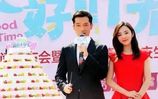 胡歌王晓晨民政局领证?