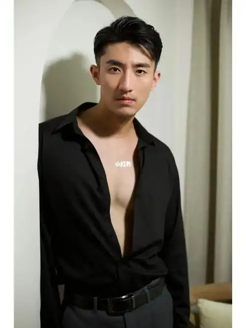 展现自己的另一面#男生穿搭  #性感 #成熟 #衬衫 #正装 #帅哥 #型男