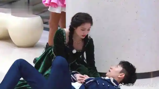 张一山主动挑衅,下秒真被关晓彤撕名牌,立马就怂了!