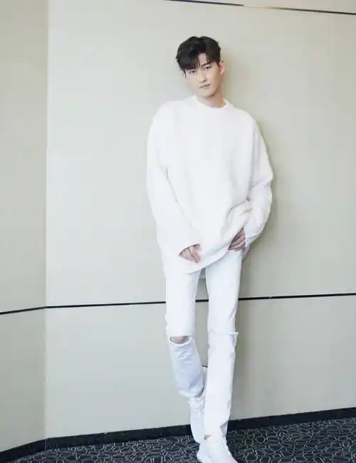 张翰偶像包袱太重,干农活也不忘耍帅,这精致程度也是没谁了!