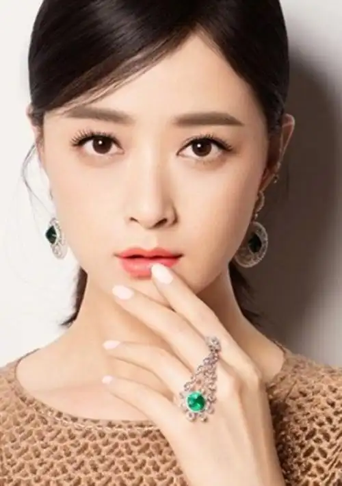 蒋欣优雅高贵范时尚写真高清图片26