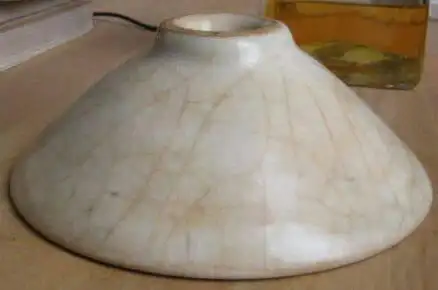 宋官窑金丝铁线鳝血纹斗笠碗