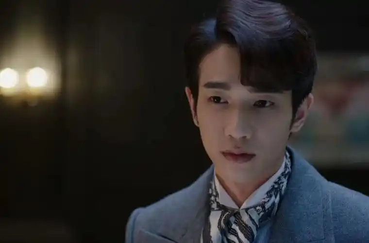 不知道编剧或导演是怎么想,明明刘以豪和古力娜扎是主角,结果活生生的