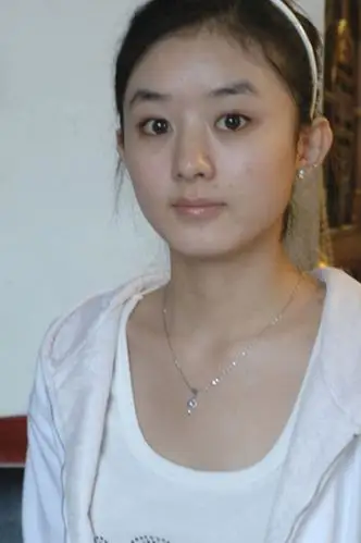 章子怡刘亦菲孙俪 18位女星成名前的青涩造型(3)