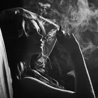 女生叼烟霸气头像图片还有戴眼镜的满不在呼的样子牛牛的