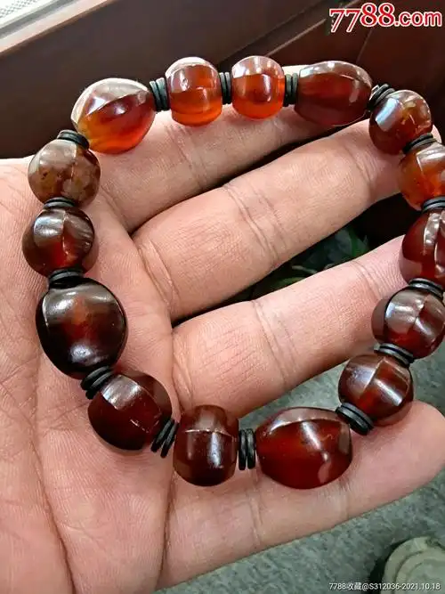 辽金时期瓜棱玛瑙手串