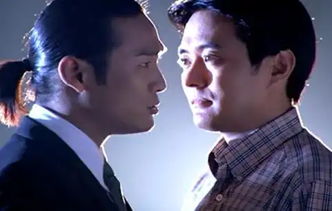 第八号当铺第一部里韩诺和白神父在停车场里德插曲