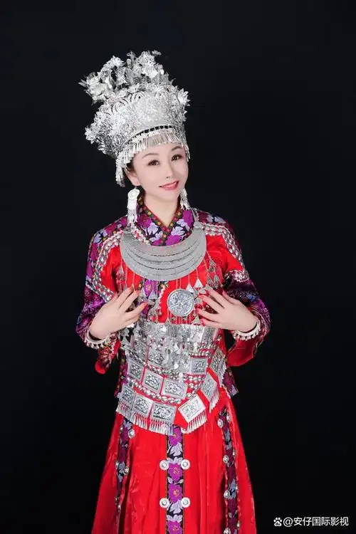 中国内地华语女歌手李琦个人简介