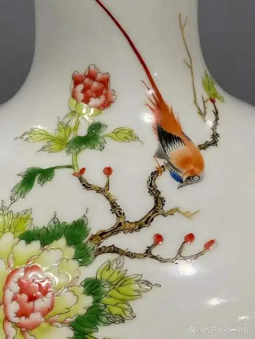 珐琅彩牡丹花鸟纹题诗天球瓶-雍正年制「旧藏」高40.5cm直径32cm