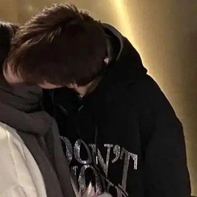 暧昧情侣头像一对高清真人情侣头像暧昧一对两张图片