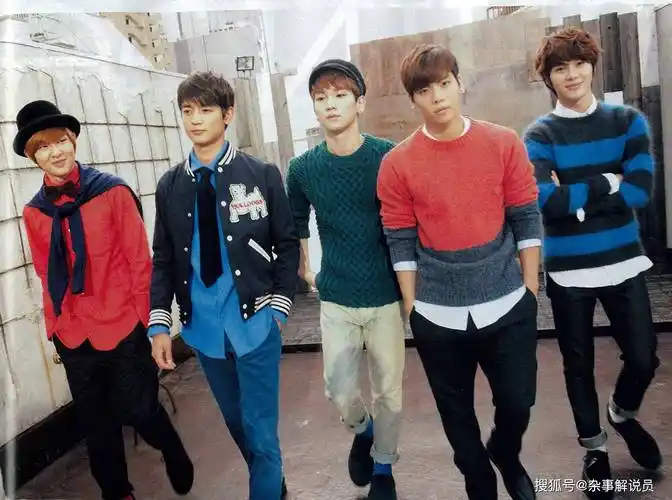 黄子韬,金珉锡,金俊勉,张艺兴,边伯贤,金钟大,朴灿烈,都敬秀,金钟仁